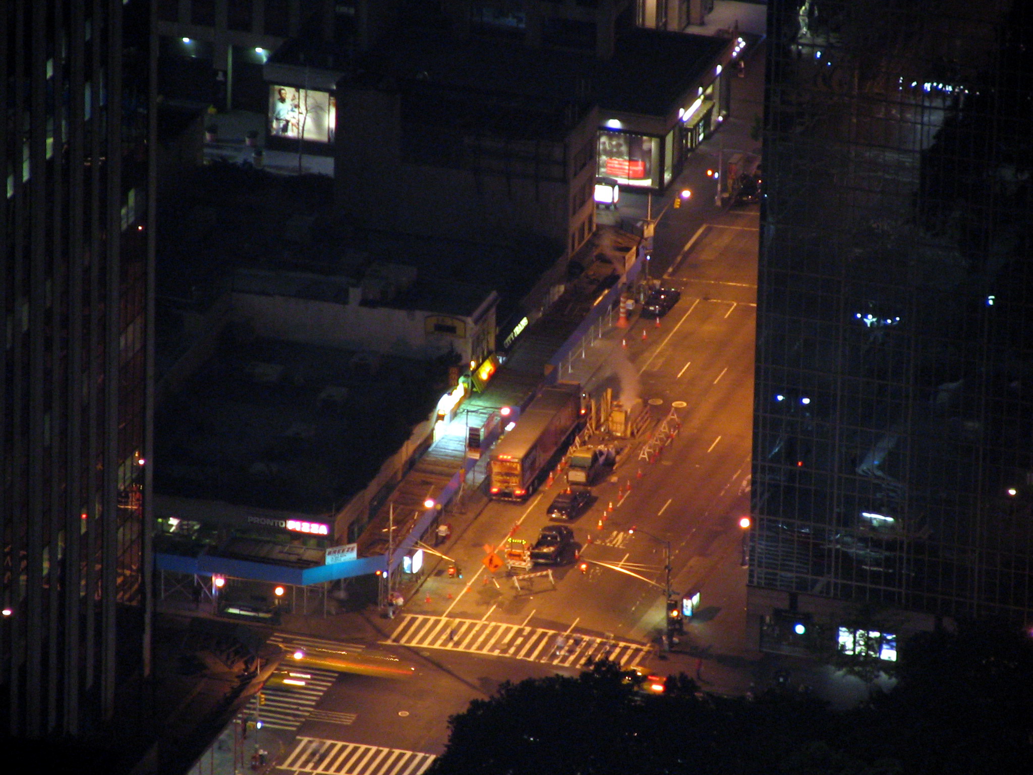 Empire state building at night 23.jpg
